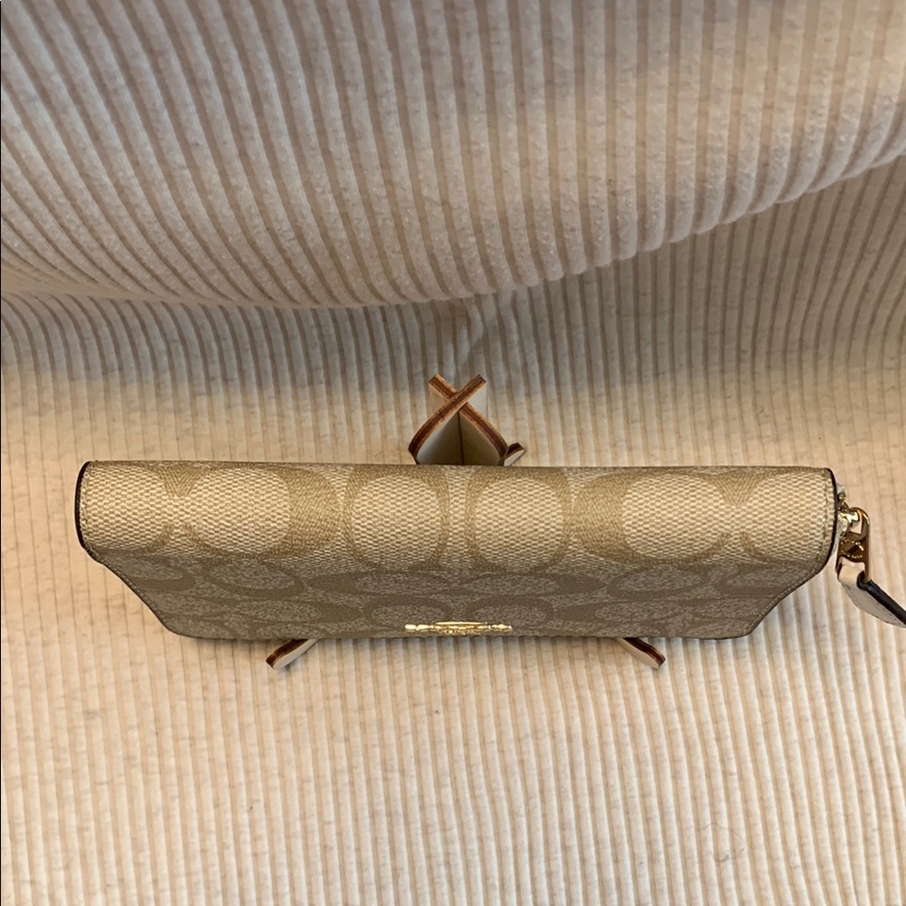 Coach Tan Signature Wallet - Picture 7 of 16